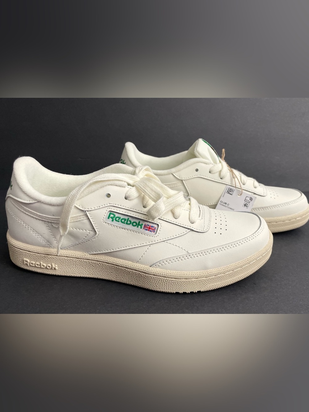 Reebok Kids / Unisex Club C Leather Sneakers in Off-White Green Logo 5.5 / 7W